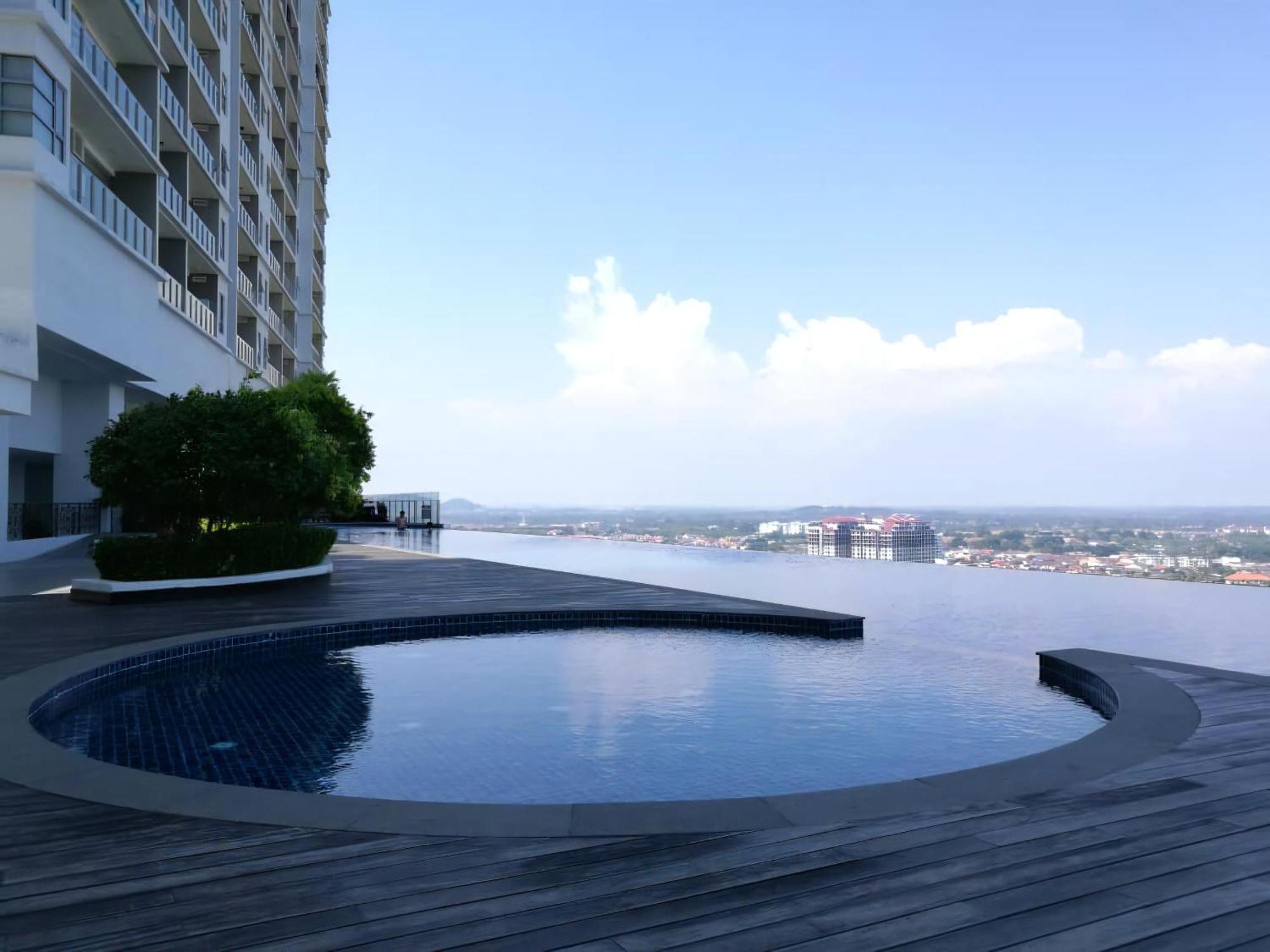 Attic Home Melaka Silverscape Residence & Jonker Exterior foto
